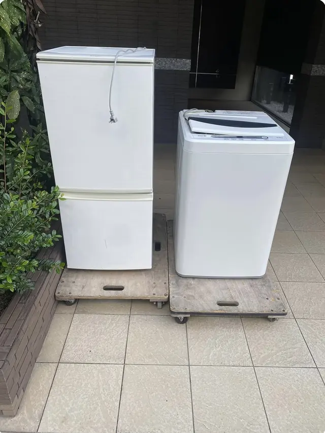 冷蔵庫と洗濯機を台車で搬出した回収実績